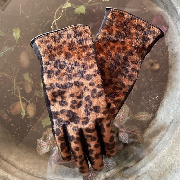 Cheetah Faux fur leather gloves. Women’s Sz Small - Picture 3 of 3